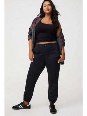 NWT Torrid Utility Stretch Twill Jogger